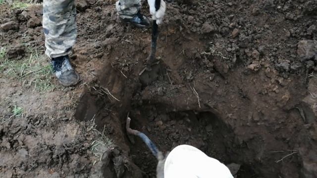Копаем танк под Сталинградом возле хутора Елхи JONI 78 это же каска! люфт каска! огонь! смотреть онлайн