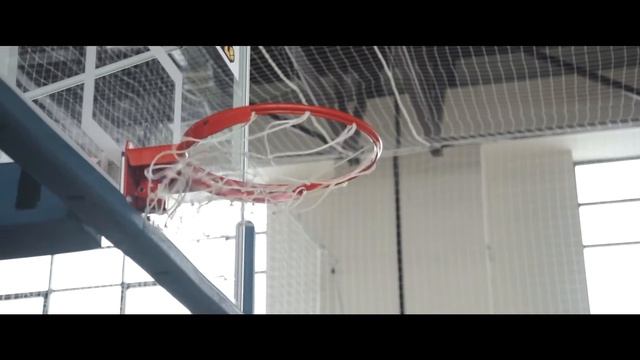 Стритбол на гребном канале - баскетбольная площадка ждет, видео к открытию сезона смотреть онлайн