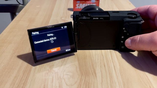 Sony ZV-E10 camera remote control. Unboxing and pairing. смотреть онлайн
