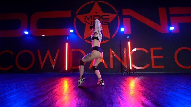 Анаит Киракосян // Twerk смотреть онлайн