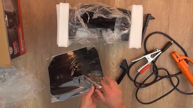 Unboxing BORMANN BIW1600 Welding Inverter 160A - Bob The Tool Man