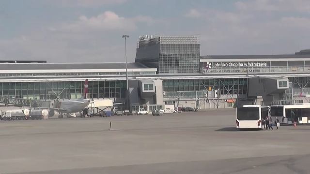 Warsaw Frederic Chopin Airport. смотреть онлайн