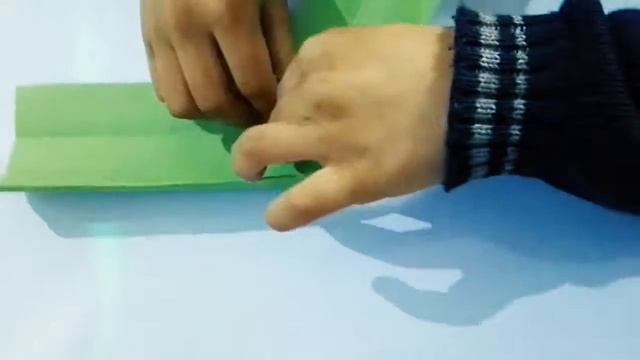 Как сделать бумеранг из бумаги, который возвращается. смотреть онлайн