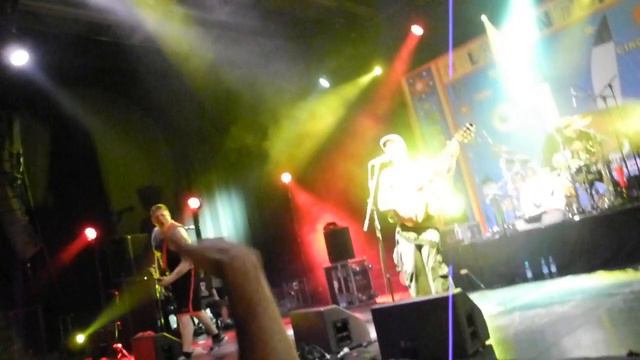 Manu Chao - King of the bongo (live @ Columbiahalle Berlin 2011) смотреть онлайн