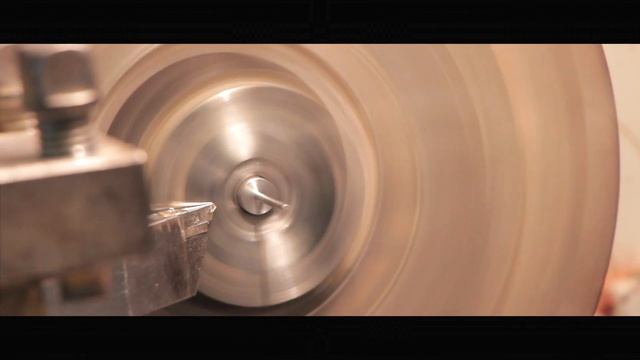 Токарная обработка металла и текстолита резцом смотреть онлайн