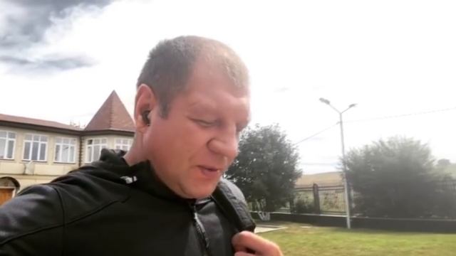 ЛЮТЫЙ СПАРРИНГ МЕЖДУ ЧЕМПИОНОМ В ЛЕГКОМ И ПОЛУСРЕДНЕМ ВЕСЕ UFC / РЕАКЦИЯ ХАБИБА НА ПОБЕДУ ПОРЬЕ! смотреть онлайн