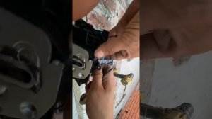 Газель Некст ЦМФ, думаем что сделать с замком боковой сдвижной двери , связь сверхним замкомпотерян