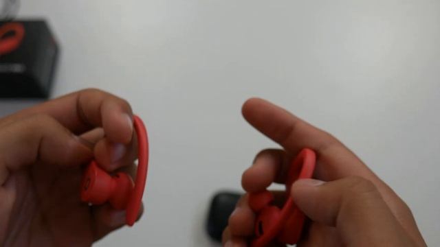 Powerbeats Pro Unboxing and Quick Setup (2021) смотреть онлайн