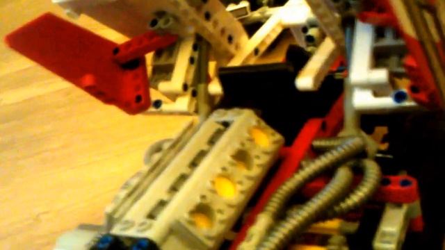 Lego Technic 42000 Grand Prix Racer - Лего Чемпион Гран При смотреть онлайн