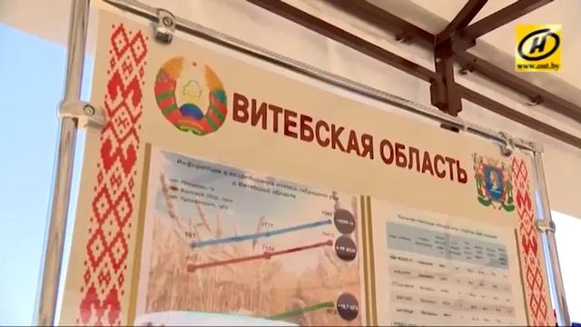 Президент устроил тест-драйв комбайна ПАЛЕССЕ GS16 смотреть онлайн