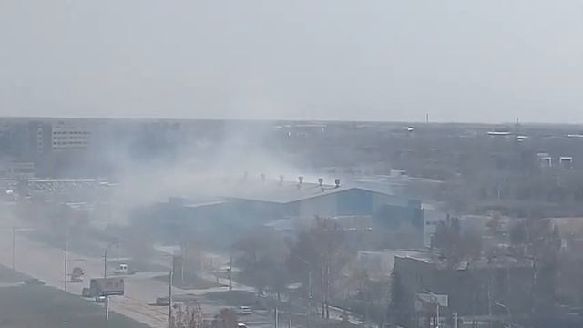 Ледовый дворец Балаково. Пожар 10 04 2020 смотреть онлайн