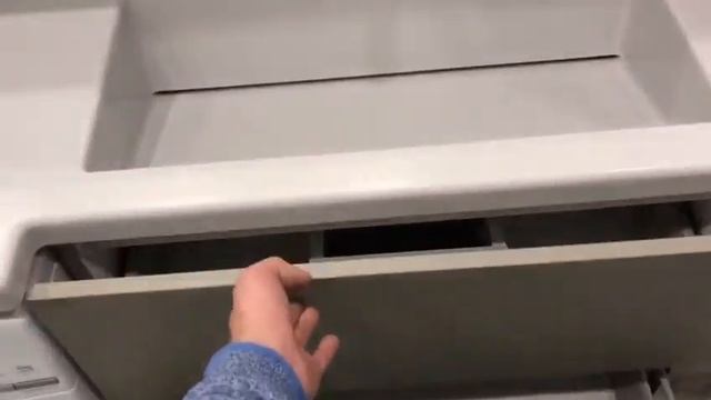 Тумба под стиральную машину с интегрированной раковиной в изумрудных тонах. смотреть онлайн