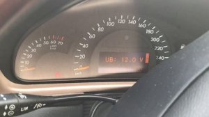 Mercedes C240 w203 как сделать замер масла в моторе .