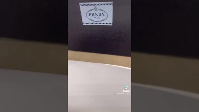 Распаковка Сумка на плечо Prada Re-Edition 2005 из нейлона обзор прада смотреть онлайн