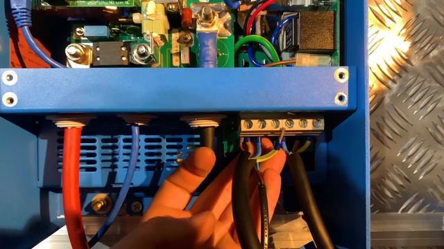 Victron VW Van Electrics Install - Episode 3 Mains Electricity смотреть онлайн