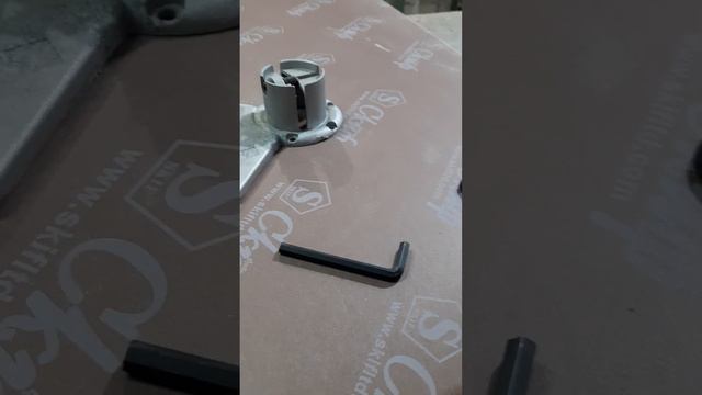 установка ножки для стола на крепление (усы) 2. смотреть онлайн