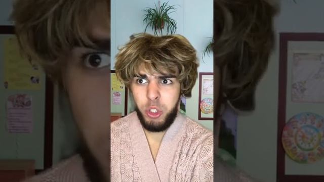 Когда качаешься на стуле в школе | Приколы от РУСЛАНЧИКА | Тик Ток #Shorts смотреть онлайн