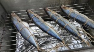 Скумбрия горячего копчения. Пальчики оближешь. #скумбрия #коптильня