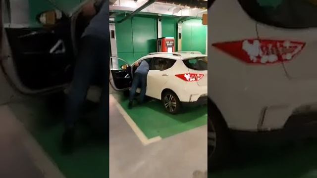 Заряжаем на "Space Cars + Robots" компакт кроссовер JAC e-s2. Часть 5-ая смотреть онлайн