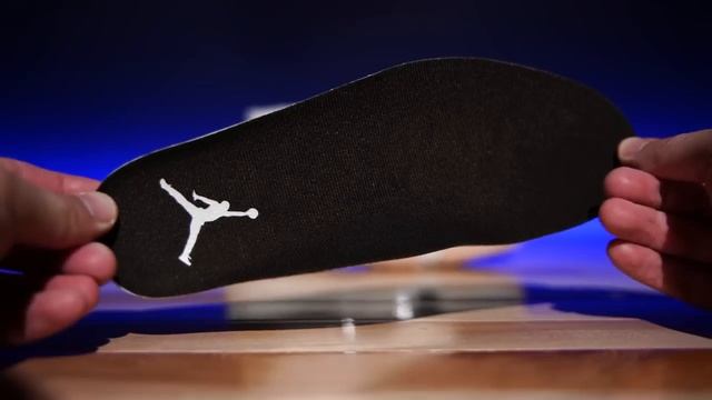 Air Jordan 11 Neapolitan смотреть онлайн