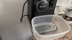 Очистить машину для кофе Nespresso Delongi. Что значит индикатор «DESCALING”?