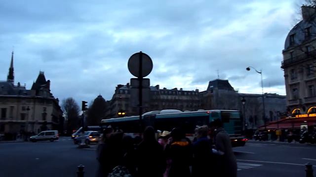 Saint Michel square - PARIS смотреть онлайн
