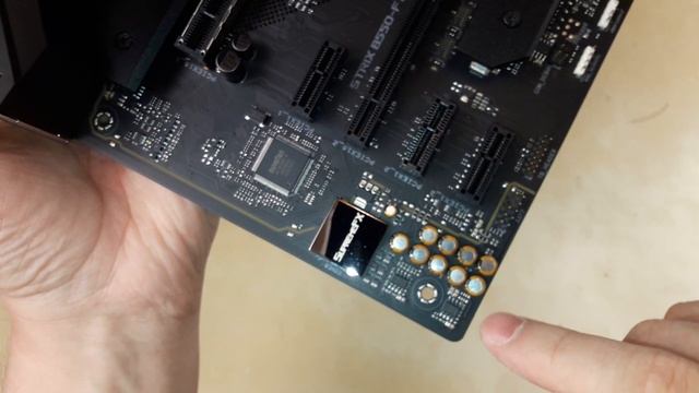 ASUS ROG STRIX B550 F GAMING Материнская плата смотреть онлайн