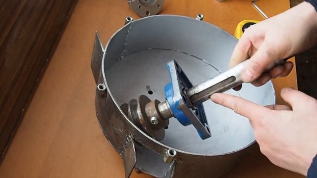 ДРОБИЛКА, ИЗМЕЛЬЧИТЕЛЬ веток своими руками.CRUSHER FOR BRANCHES смотреть онлайн