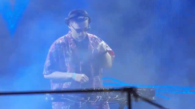 Фестиваль "Столица закатов" день 3 Gambino Sound Machine смотреть онлайн