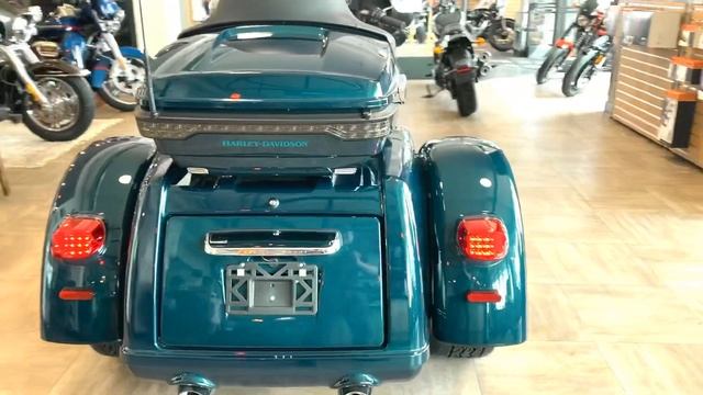 Tri Glide Ultra (Trike) 114 Harley-Davidson 2020 Tahitian Teal смотреть онлайн