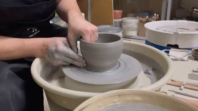 Создание изделия на гончарном круге в технике «Нерияги» смотреть онлайн