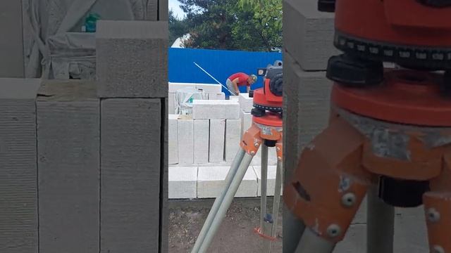 выставляем первый ряд!!! пеноблок по нивелиру ??✔️ смотреть онлайн