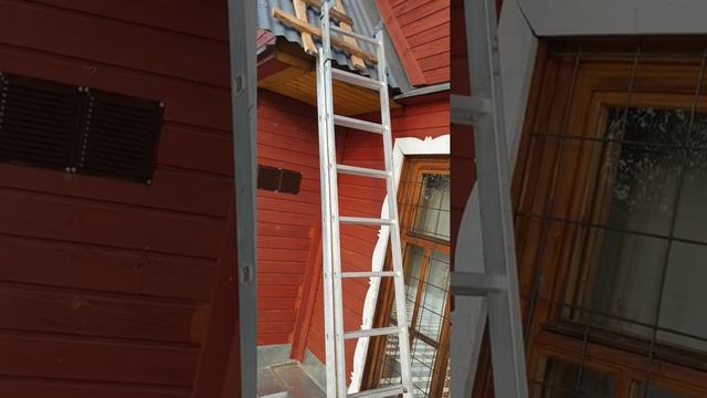 Монтаж строительных лесов для работ на крыше. Видео 1/2 смотреть онлайн