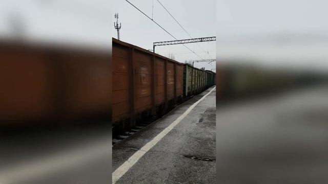 2ТЭ25КМ-0012 с лабораторным поездом проезжает по станции Азарово (Калуга) (8.12.2019) смотреть онлайн