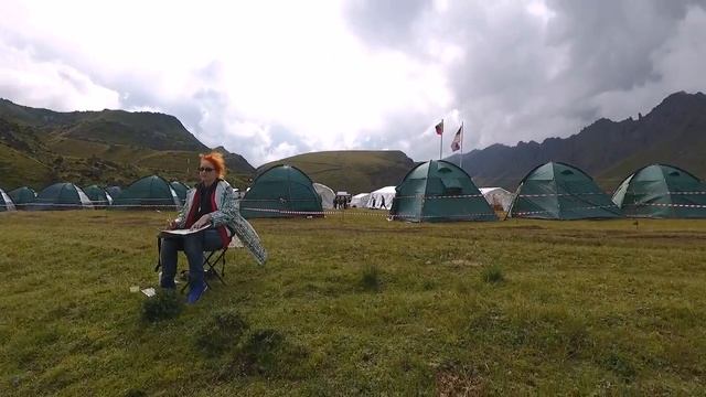 Северное Приэльбрусье. Шапки Эльбруса справа от меня) смотреть онлайн