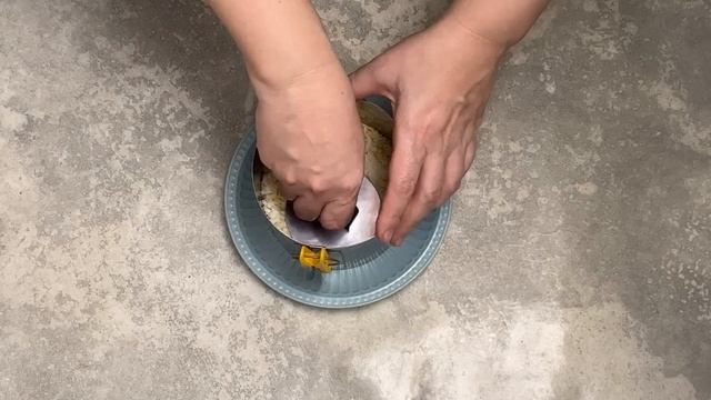 КАК ПРИГОТОВИТЬ САЛАТ С КОПЧЕНОЙ КУРИЦЕЙ И ЧЕРНОСЛИВОМ? Слоеный, вкусный, сытный, на праздник смотреть онлайн