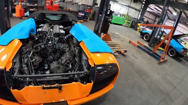 Вот всё что сломано в самом дешёвом Aston Martin Rapide (и извлекаем двигатель из Murcielago)! смотреть онлайн