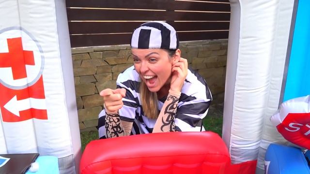 Играем в полицию весёлые истории смотреть онлайн