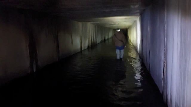 Підземна Борщагівка. Подземная Борщаговка. Прогулка по подземному участку реки Борщаговка в Киеве. смотреть онлайн