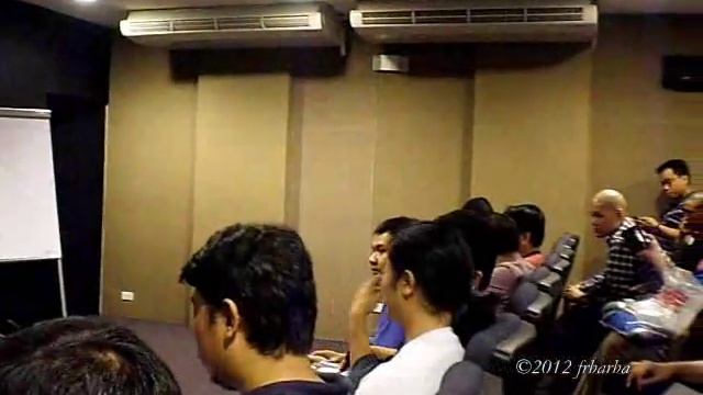 David Finch in Manila смотреть онлайн