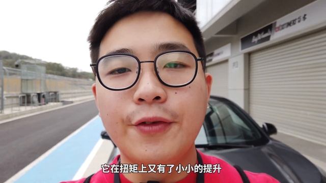 开着大马力长安UNI-T跑赛道，便宜4万让领克02 HB瑟瑟发抖？| 司机的自我修养 смотреть онлайн