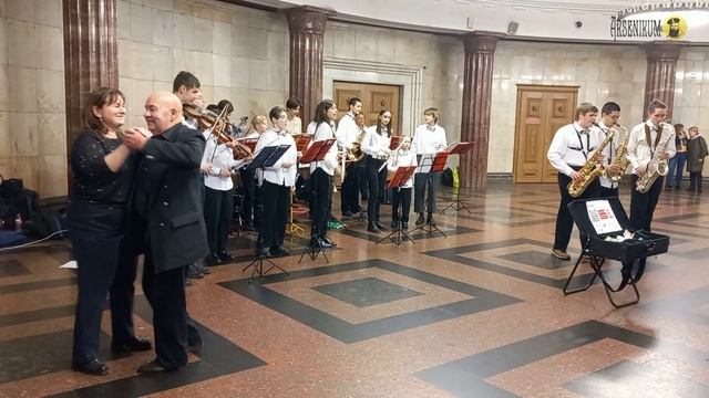 Музыка из к/ф «Мужчина и женщина» (1966 г., реж. К.Лелуш, играет оркестр «Барокко-плюс») смотреть онлайн