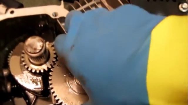 Ремонт двигателя мотоблока , разборка для замены коленвала смотреть онлайн