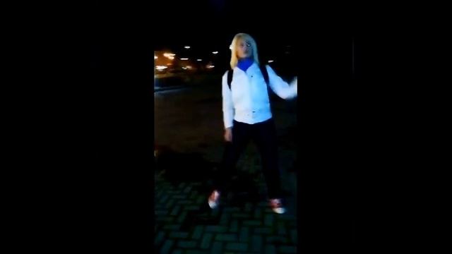 Мила Крокант - Уличные танцы в ночи смотреть онлайн