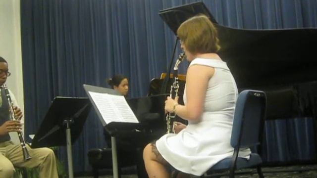 Monica playing Concertpiece No. 2 in D minor, OP. 114 for Basset Horn, Clarinet, and Piano смотреть онлайн