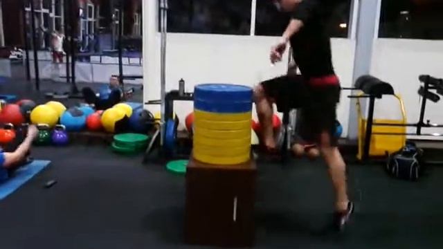 Прыжки в высоту. Crossfit смотреть онлайн