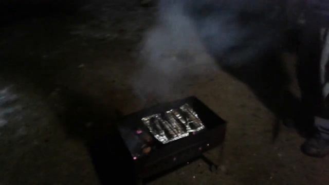 Рыба на мангале. Жарим скумбрию. смотреть онлайн