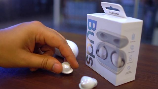 Samsung Galaxy Buds REVIEW and UNBOXING: Best Wireless EarPhones? смотреть онлайн