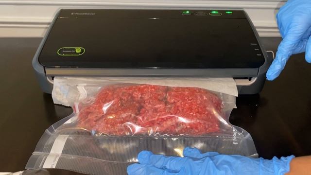 FoodSaver FM2100 VACUUM SEALER | UNBOXING FOODSAVER | FIRST TIME VACUUM SEALING FAIL? смотреть онлайн