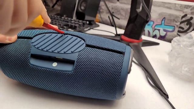 FAKE JBL XTREME UNBOXING + BASS TEST (IS IT AS THAT BAD) смотреть онлайн